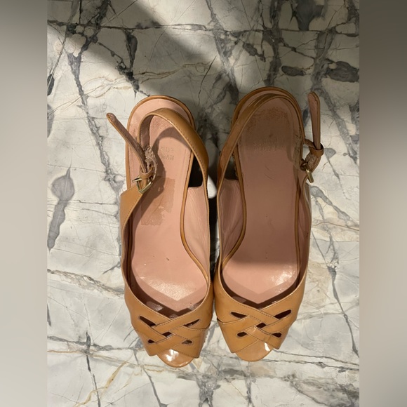 Stuart Weizman Nude 12 Patent Wedges - Picture 3 of 6